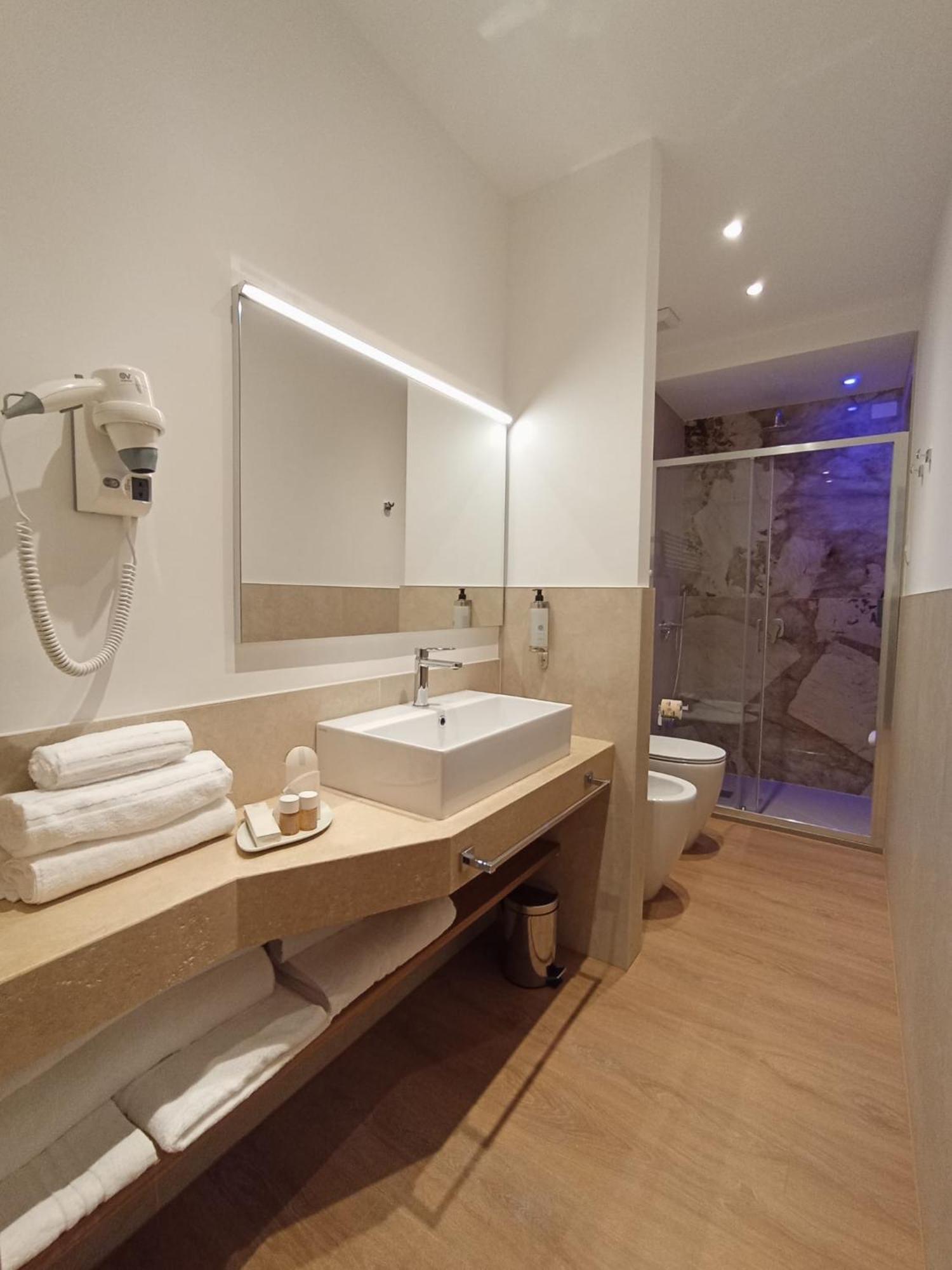 Отель Trevi Monti House Рим Экстерьер фото