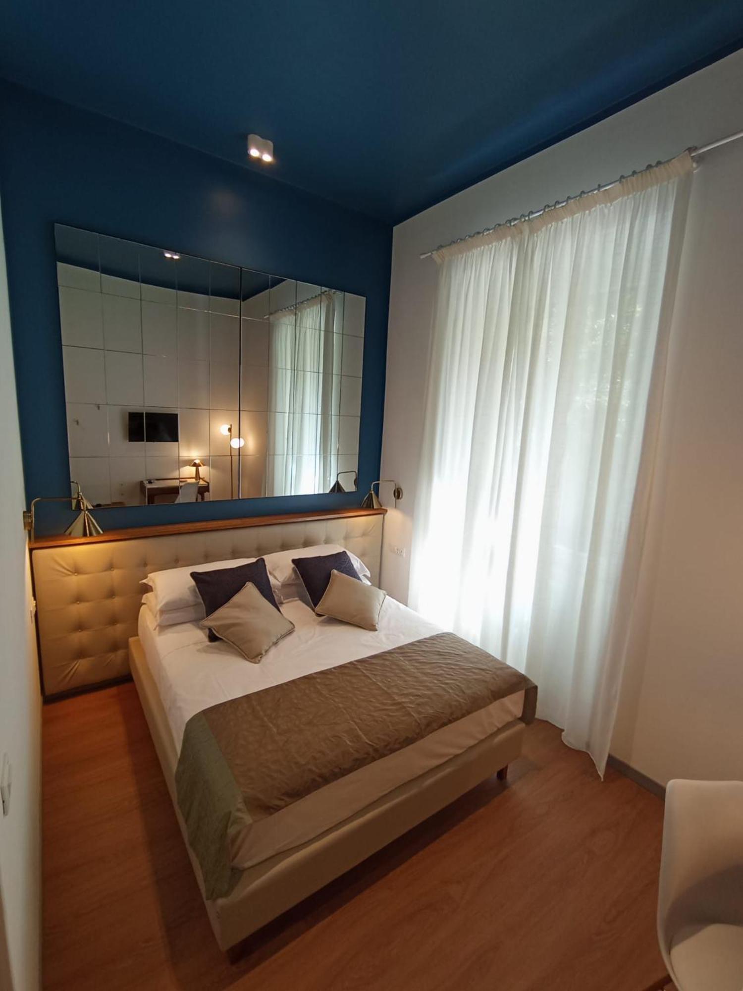 Отель Trevi Monti House Рим Экстерьер фото